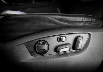 Подержанный автомобиль Volkswagen Touareg 2011 года (21 фото)