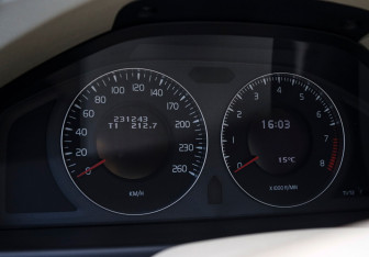 Подержанный автомобиль Volvo S80 2007 года (13 фото)