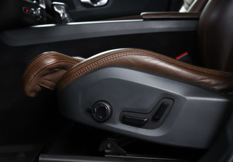 Подержанный автомобиль Volvo XC60 2018 года (18 фото)