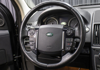 Подержанный автомобиль Land Rover Freelander 2013 года (15 фото)