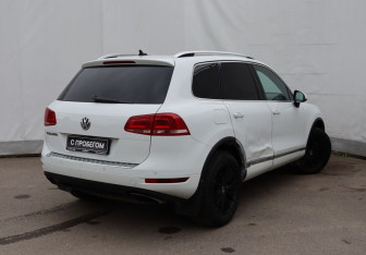 Подержанный автомобиль Volkswagen Touareg 2013 года (4 фото)