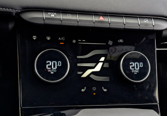 Подержанный автомобиль Exeed LX 2024 года (26 фото)