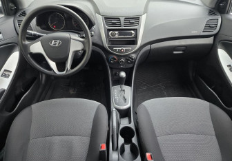 Подержанный автомобиль Hyundai Solaris Sedan 2013 года (9 фото)