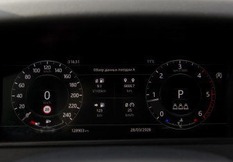 Подержанный автомобиль Land Rover Range Rover Velar 2019 года (9 фото)