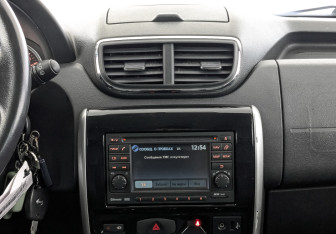 Подержанный автомобиль Nissan Terrano 2014 года (17 фото)