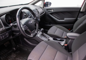 Подержанный автомобиль Kia Cerato Sedan 2014 года (10 фото)