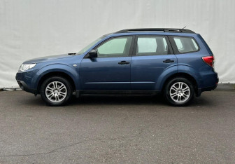Подержанный автомобиль Subaru Forester Suv 2011 года (8 фото)