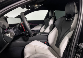 Подержанный автомобиль BMW M5 Sedan 2024 года (16 фото)