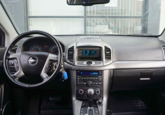Подержанный автомобиль Chevrolet Captiva 2013 года (10 фото)