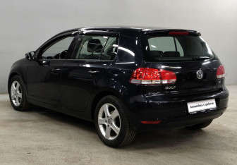 Подержанный автомобиль Volkswagen Golf Hatchback 2011 года (7 фото)