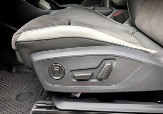 Подержанный автомобиль Audi Q3 2023 года (21 фото)