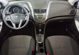 Подержанный автомобиль Hyundai Solaris Hatchback 2011 года (9 фото)