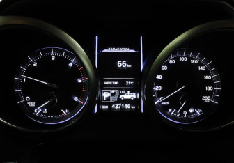 Подержанный автомобиль Toyota Land Cruiser Prado 2014 года (16 фото)