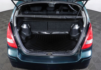 Подержанный автомобиль Suzuki Liana Wagon 2004 года (10 фото)