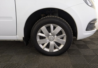 Подержанный автомобиль LADA (ВАЗ) Granta Sedan 2023 года (18 фото)