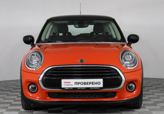 Подержанный автомобиль MINI Hatch 2021 года (2 фото)