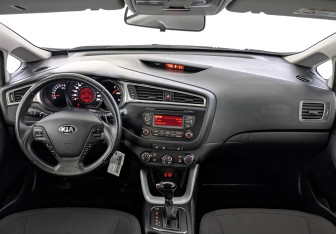 Подержанный автомобиль Kia Ceed Wagon 2018 года (14 фото)