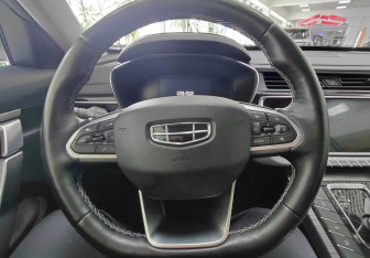 Подержанный автомобиль Geely Atlas Pro 2023 года (11 фото)