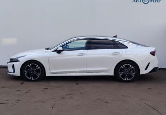 Подержанный автомобиль Kia K5 2023 года (5 фото)