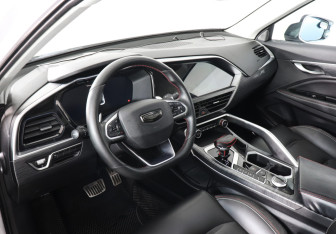 Подержанный автомобиль Geely Tugella 2022 года (9 фото)