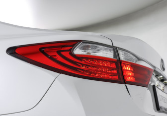 Подержанный автомобиль Lexus ES 2014 года (24 фото)