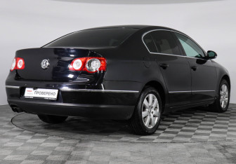 Подержанный автомобиль Volkswagen Passat Sedan 2009 года (5 фото)