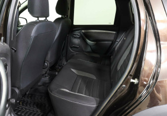 Подержанный автомобиль Renault Duster 2018 года (14 фото)