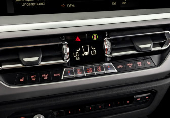 Подержанный автомобиль BMW Z4 Roadster 2019 года (25 фото)