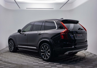 Подержанный автомобиль Volvo XC90 2015 года (7 фото)