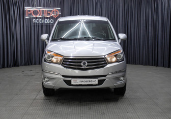 Подержанный автомобиль SsangYong Stavic 2013 года (2 фото)