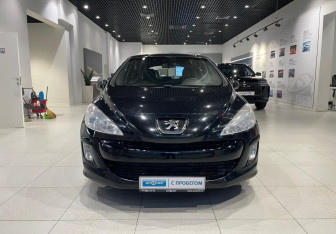 Подержанный автомобиль Peugeot 308 Hatchback 2008 года (2 фото)