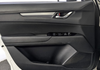 Подержанный автомобиль Mazda CX-5 2020 года (19 фото)