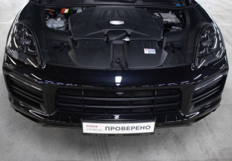 Подержанный автомобиль Porsche Cayenne 2021 года (9 фото)