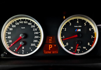 Подержанный автомобиль BMW X6 M 2011 года (12 фото)