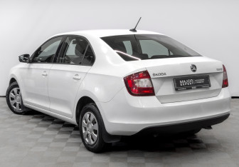 Подержанный автомобиль Skoda Rapid Liftback 2019 года (7 фото)