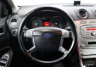 Подержанный автомобиль Ford Mondeo Sedan 2009 года (14 фото)