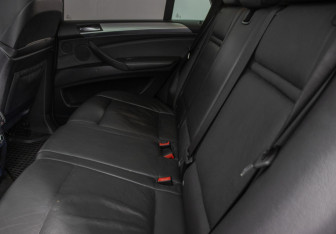 Подержанный автомобиль BMW X5 2008 года (11 фото)