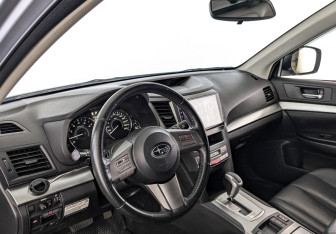 Подержанный автомобиль Subaru Outback Wagon 2011 года (15 фото)
