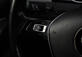 Подержанный автомобиль Volkswagen Passat Sedan 2016 года (22 фото)