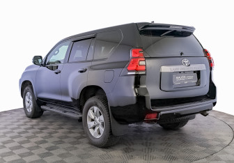 Подержанный автомобиль Toyota Land Cruiser Prado 2021 года (7 фото)