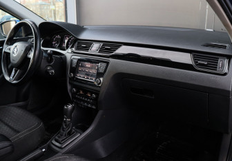 Подержанный автомобиль Skoda Rapid Liftback 2017 года (7 фото)