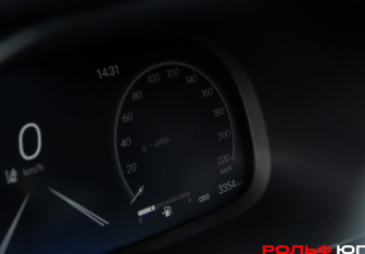 Подержанный автомобиль Toyota RAV4 2025 года (9 фото)