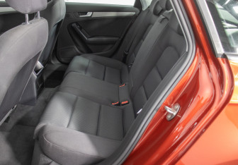 Подержанный автомобиль Audi A4 Sedan 2013 года (11 фото)