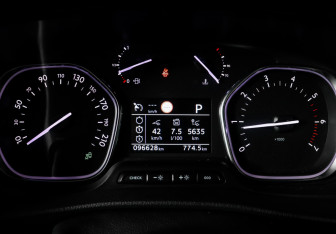 Подержанный автомобиль Citroen SpaceTourer 2018 года (11 фото)