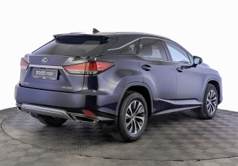 Подержанный автомобиль Lexus RX 2021 года (5 фото)