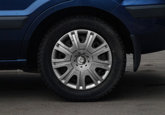 Подержанный автомобиль Ford Fusion 2008 года (15 фото)