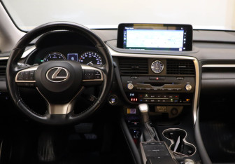 Подержанный автомобиль Lexus RX 2022 года (9 фото)