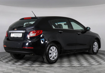 Подержанный автомобиль Geely Emgrand EC7 Hatchback 2014 года (3 фото)