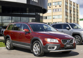 Подержанный автомобиль Volvo XC70 2010 года (3 фото)