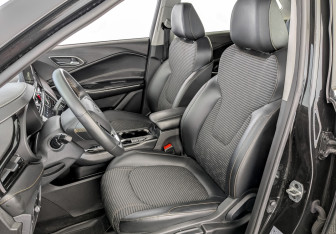 Подержанный автомобиль Москвич 3 2023 года (20 фото)